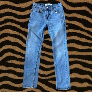 Levi’s Medium Wash Slim Jeans – 24